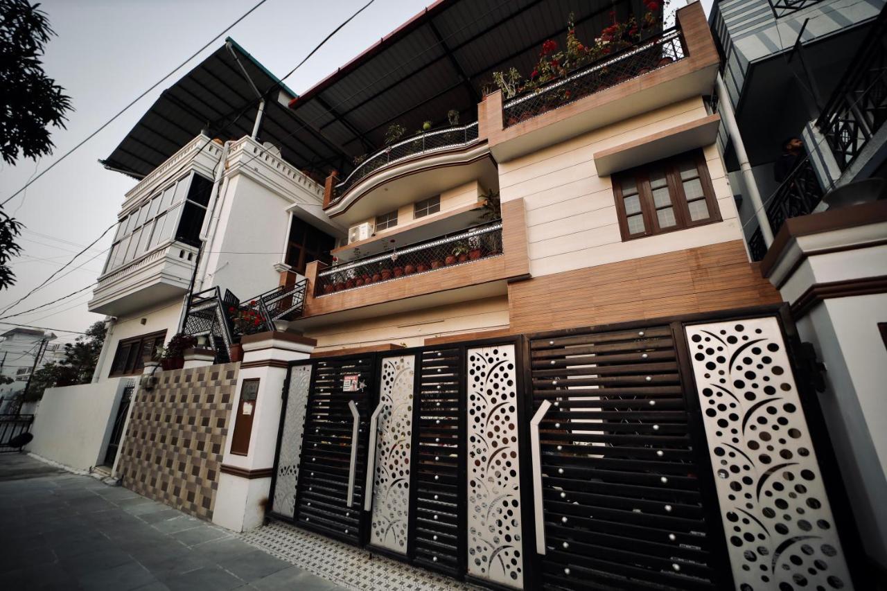 The Location, A Penthouse Hotel Dehradun Exterior photo